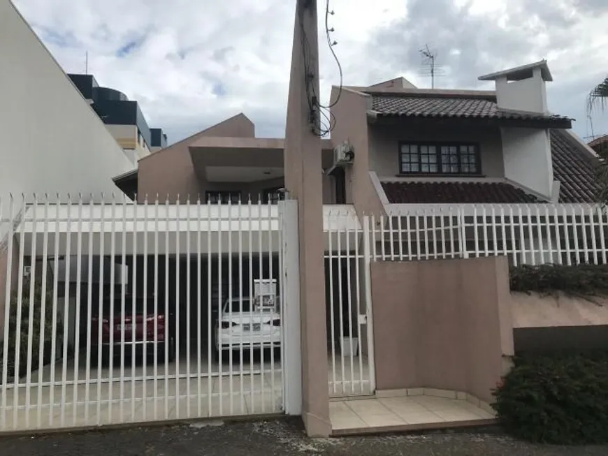 Foto 1 de Casa com 3 Quartos à venda, 280m² em Centro, Ponta Grossa