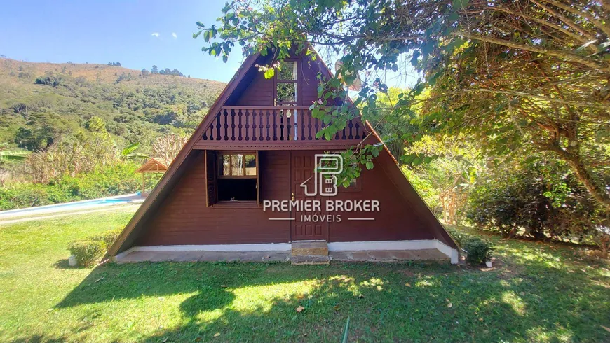 Foto 1 de Fazenda/Sítio com 3 Quartos à venda, 211m² em Campo Limpo, Teresópolis