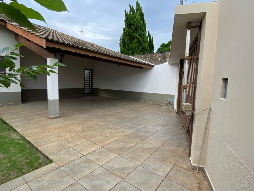 Foto 1 de Casa com 3 Quartos para alugar, 132m² em Nova Gardenia, Atibaia