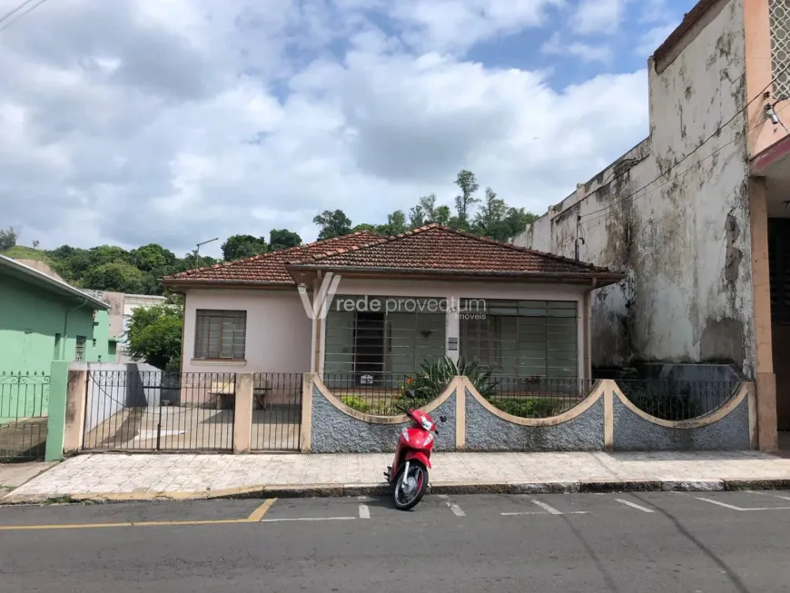 Foto 1 de Casa com 3 Quartos à venda, 158m² em Centro, Pedreira