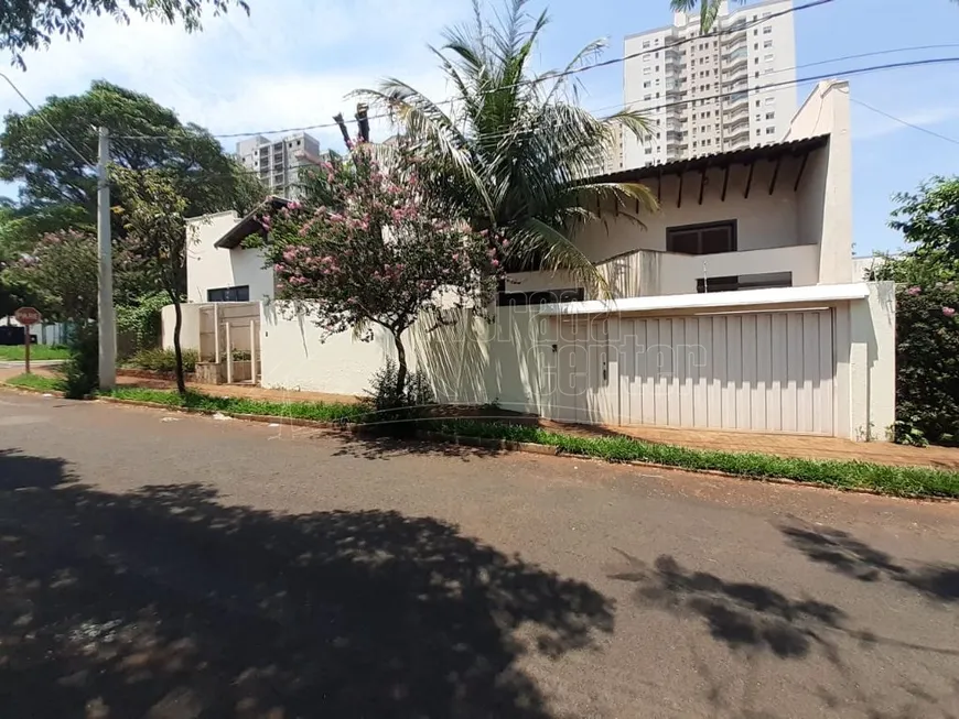 Foto 1 de Casa com 3 Quartos para alugar, 267m² em Jardim Morumbi, Araraquara