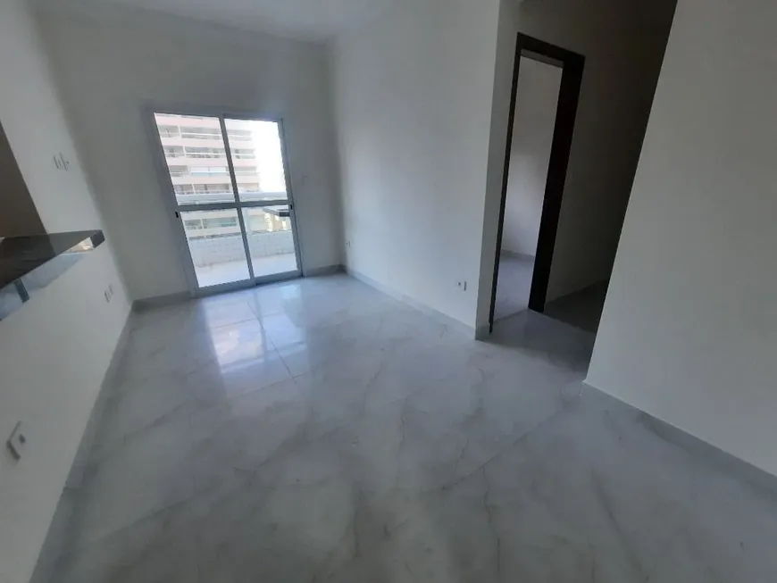 Foto 1 de Apartamento com 2 Quartos à venda, 61m² em Vila Tupi, Praia Grande