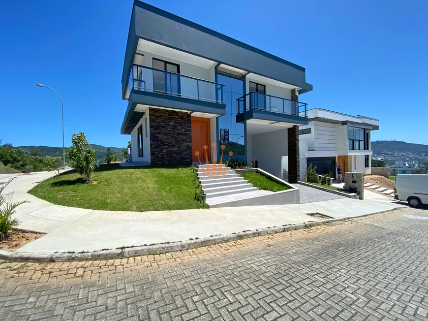 Foto 1 de Casa com 4 Quartos à venda, 248m² em Itacorubi, Florianópolis