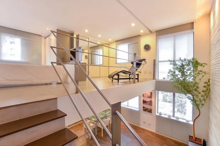 Foto 1 de Apartamento com 1 Quarto para alugar, 100m² em Cabral, Curitiba