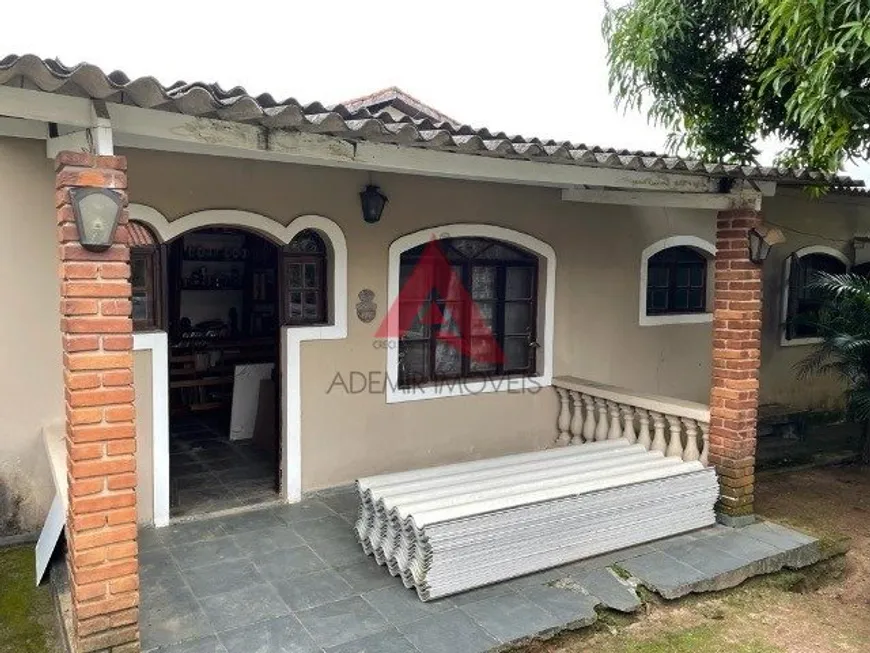 Foto 1 de Fazenda/Sítio com 4 Quartos à venda, 200m² em Centro, Guararema