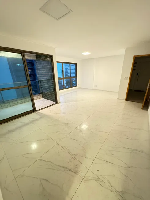 Foto 1 de Apartamento com 4 Quartos à venda, 126m² em Pina, Recife