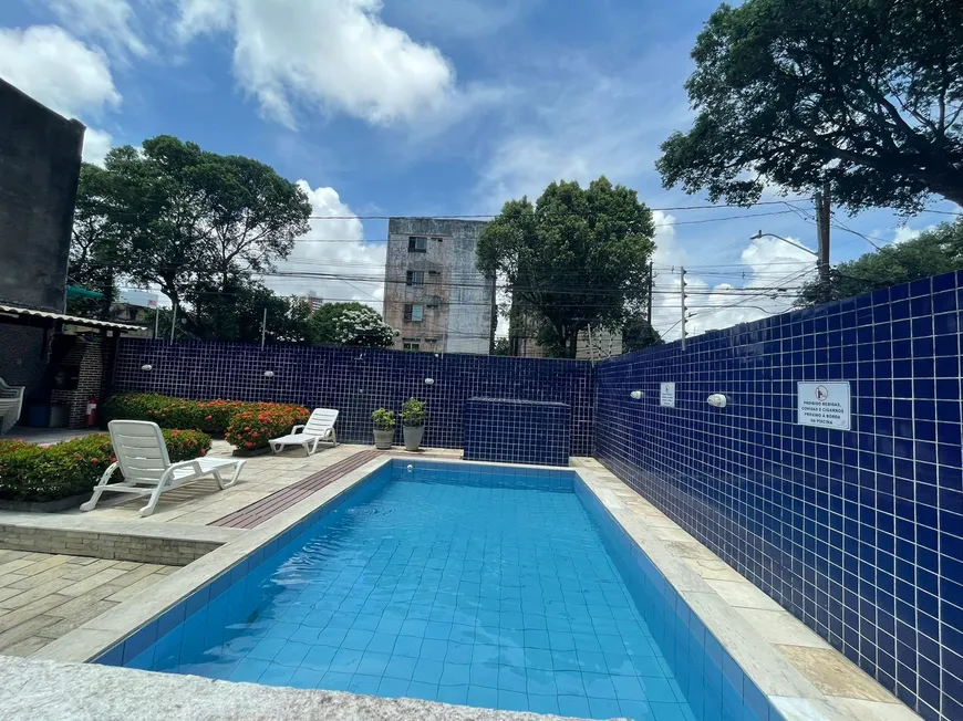 Foto 1 de Apartamento com 3 Quartos à venda, 65m² em Encruzilhada, Recife