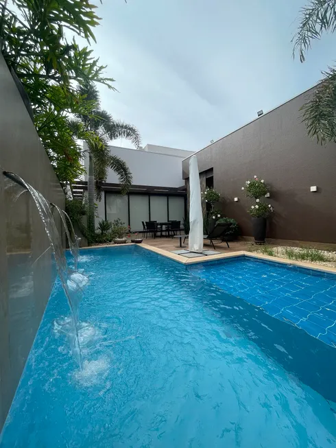 Foto 1 de Casa com 4 Quartos à venda, 270m² em Condomínio Residencial Florais dos Lagos , Cuiabá