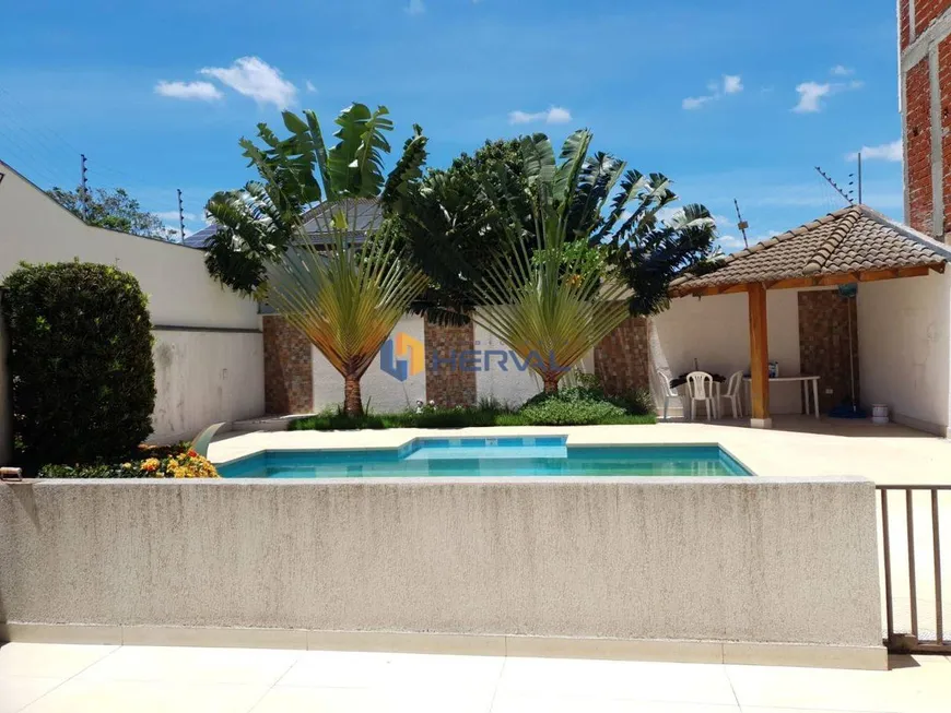 Foto 1 de Sobrado com 3 Quartos à venda, 250m² em Jardim Imperial II, Maringá