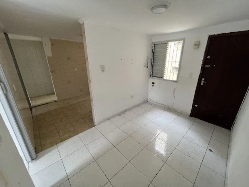 Foto 1 de Apartamento com 2 Quartos para alugar, 48m² em Conjunto Residencial José Bonifácio, São Paulo