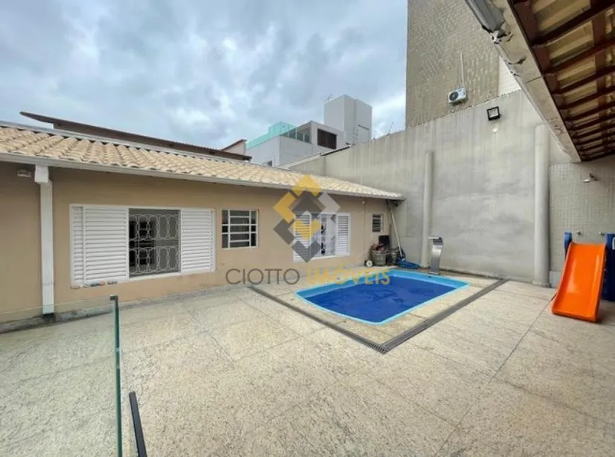 Foto 1 de Casa com 3 Quartos à venda, 280m² em Indaiá, Belo Horizonte