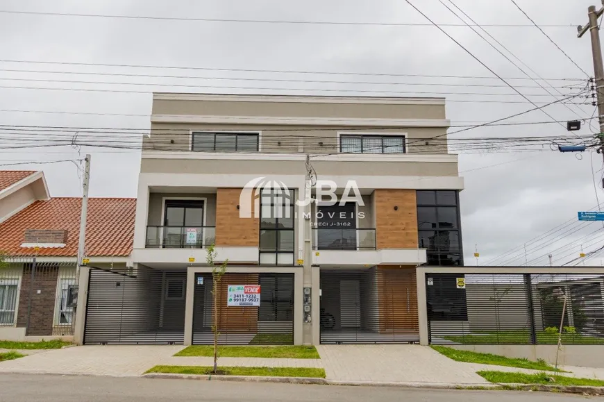 Foto 1 de Sobrado com 3 Quartos à venda, 176m² em Capão da Imbuia, Curitiba