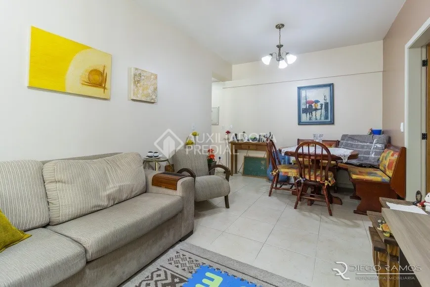 Foto 1 de Apartamento com 2 Quartos à venda, 74m² em Menino Deus, Porto Alegre