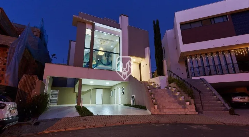 Foto 1 de Casa com 3 Quartos à venda, 335m² em Santa Felicidade, Curitiba