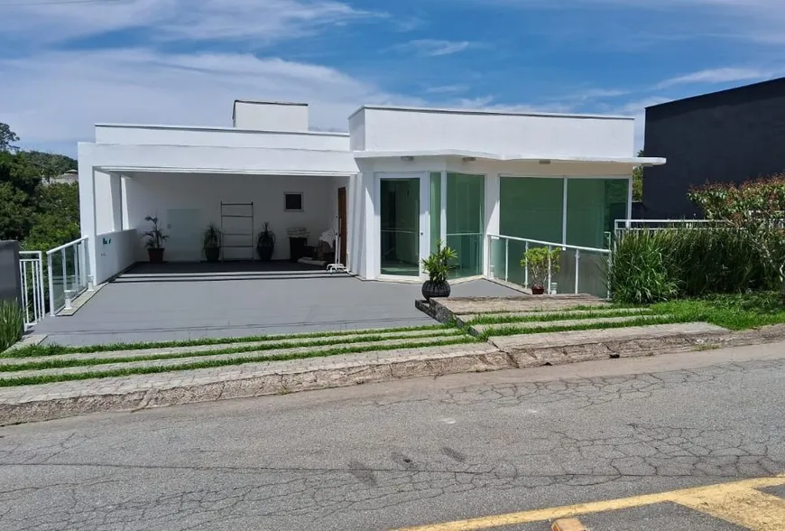 Foto 1 de Casa de Condomínio com 3 Quartos para venda ou aluguel, 300m² em Granja Viana, Carapicuíba