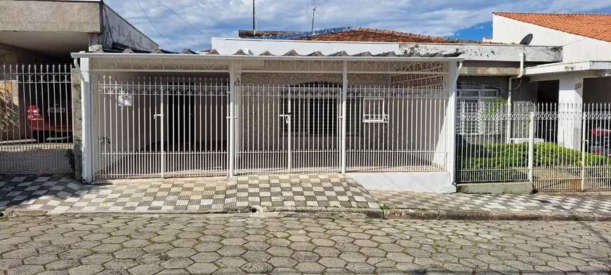 Foto 1 de Casa com 3 Quartos para alugar, 166m² em Jardim Mesquita, Jacareí