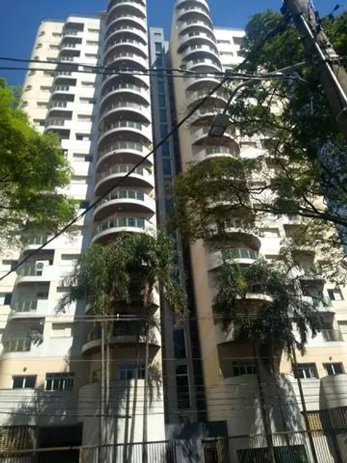 Foto 1 de Apartamento com 5 Quartos à venda, 214m² em Centro, Uberlândia