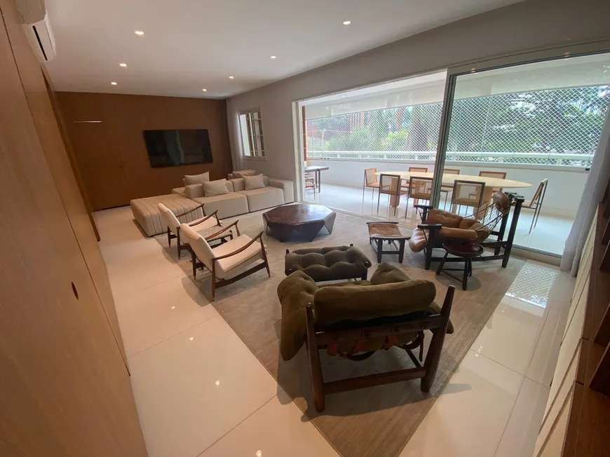 Foto 1 de Apartamento com 3 Quartos à venda, 157m² em Itaim Bibi, São Paulo