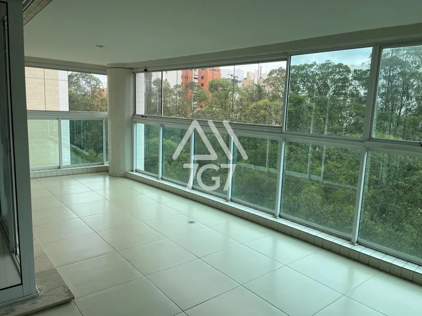 Foto 1 de Apartamento com 4 Quartos para venda ou aluguel, 210m² em Panamby, São Paulo