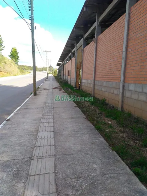 Foto 1 de Galpão/Depósito/Armazém para alugar, 540m² em Ipanema, Farroupilha