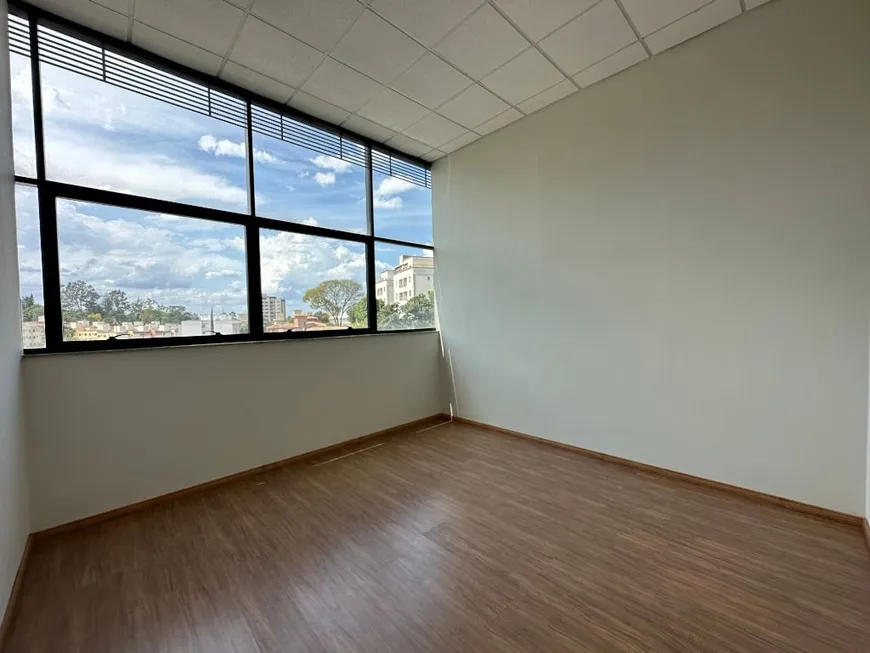 Foto 1 de Sala Comercial para alugar, 16m² em Ouro Preto, Belo Horizonte