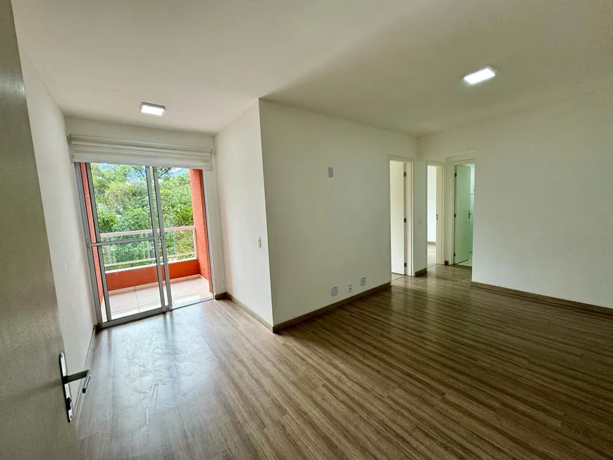 Foto 1 de Apartamento com 2 Quartos para alugar, 58m² em Correas, Petrópolis