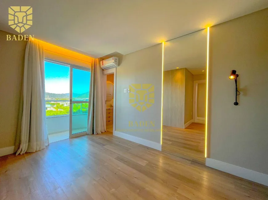 Foto 1 de Apartamento com 3 Quartos à venda, 268m² em Barra Sul, Balneário Camboriú