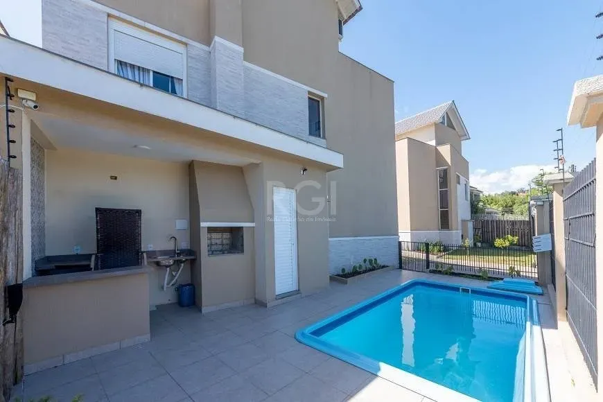 Foto 1 de Casa de Condomínio com 3 Quartos à venda, 109m² em Ipanema, Porto Alegre