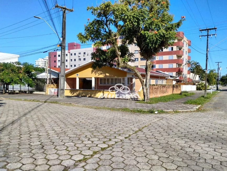 Foto 1 de Casa com 5 Quartos à venda, 170m² em Centro, Guaratuba