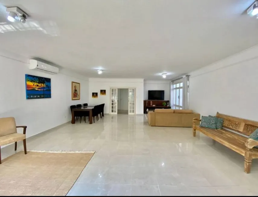 Foto 1 de Sobrado com 4 Quartos à venda, 229m² em Ponta da Praia, Santos