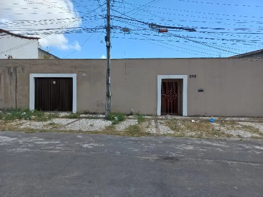 Foto 1 de Casa com 6 Quartos à venda, 426m² em Cidade dos Funcionários, Fortaleza