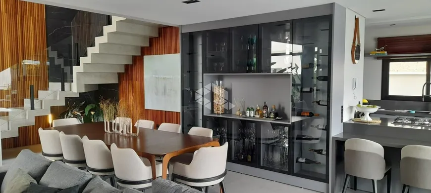 Foto 1 de Casa de Condomínio com 4 Quartos à venda, 300m² em Areias, Camboriú