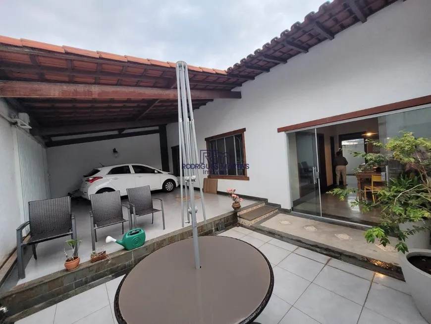 Foto 1 de Casa com 3 Quartos à venda, 261m² em Padre Eustáquio, Belo Horizonte