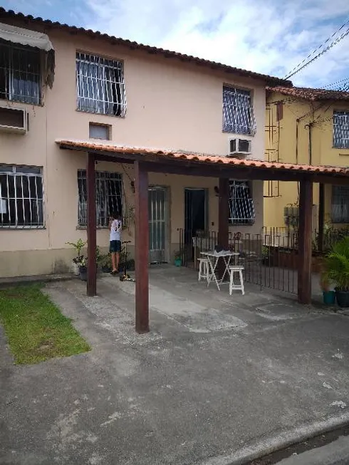 Foto 1 de Casa de Condomínio com 2 Quartos à venda, 43m² em Jóquei Clube, São Gonçalo