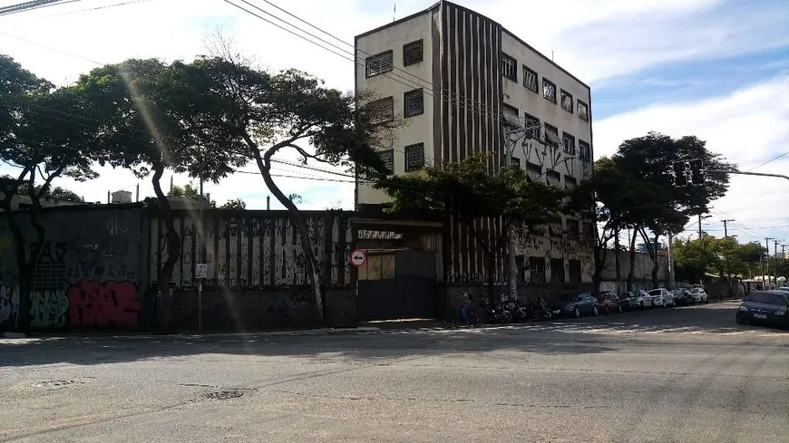 Foto 1 de Galpão/Depósito/Armazém para venda ou aluguel, 1900m² em Cambuci, São Paulo