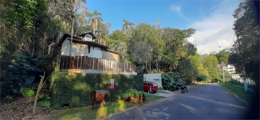 Foto 1 de Casa de Condomínio com 3 Quartos à venda, 288m² em Serra da Cantareira, Mairiporã