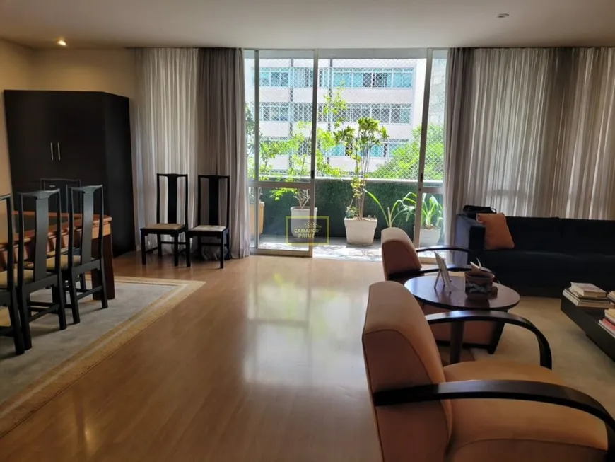 Foto 1 de Apartamento com 3 Quartos à venda, 260m² em Santa Cecília, São Paulo
