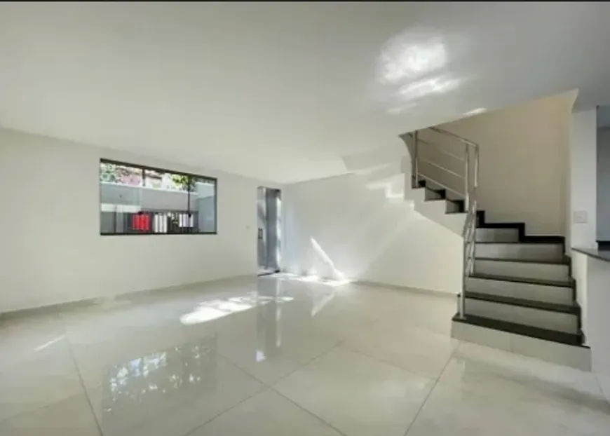 Foto 1 de Casa com 3 Quartos à venda, 122m² em Jardim Alvinopolis, Atibaia