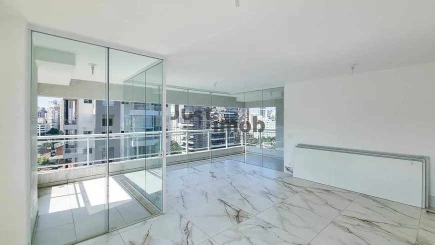 Foto 1 de Apartamento com 4 Quartos para alugar, 161m² em Vila Nova Conceição, São Paulo