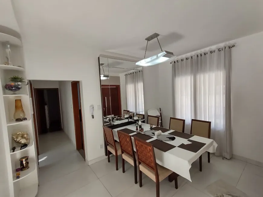 Foto 1 de Casa com 3 Quartos à venda, 220m² em Angola, Betim