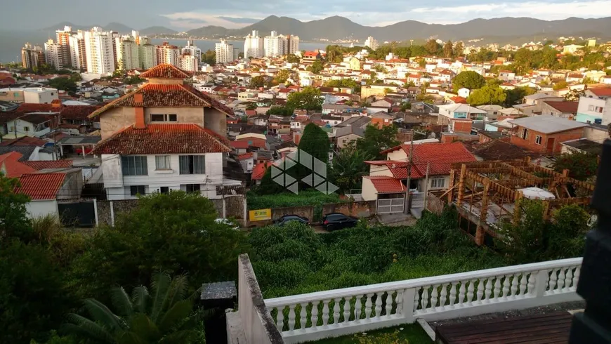 Foto 1 de Lote/Terreno à venda, 432m² em Beira Mar, Florianópolis