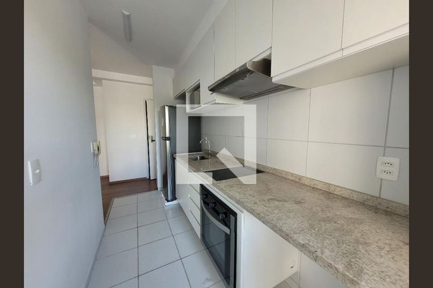 Apartamento na Rua José Paulino, Bosque em Campinas, por R$ 2.290