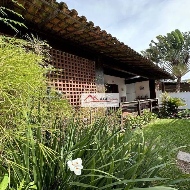 Foto 1 de Casa com 4 Quartos à venda, 180m² em Itacoatiara, Niterói