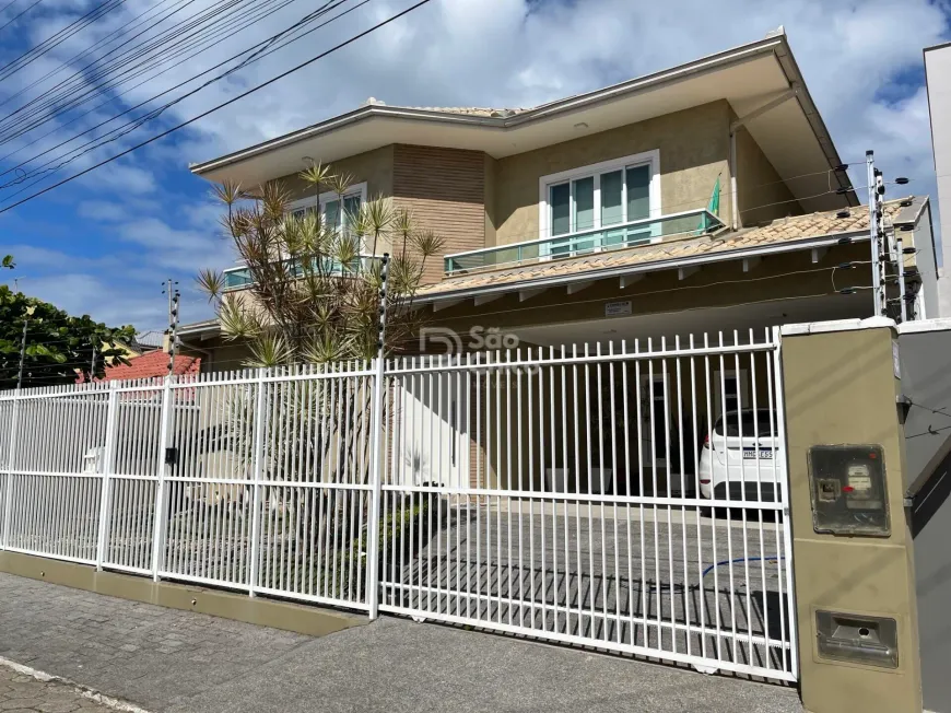 Foto 1 de Casa com 3 Quartos à venda, 430m² em Praia da Enseada, São Francisco do Sul