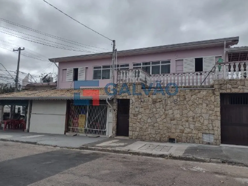 Foto 1 de Sobrado com 4 Quartos à venda, 413m² em Vila Rio Branco, Jundiaí