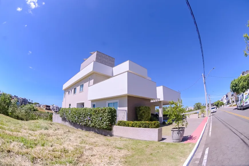 Foto 1 de Casa de Condomínio com 4 Quartos à venda, 400m² em Manguinhos, Serra