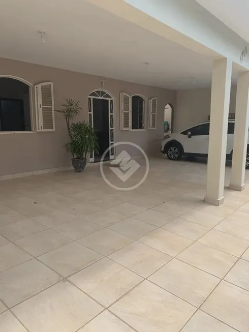 Foto 1 de Casa com 3 Quartos à venda, 262m² em Osvaldo Rezende, Uberlândia