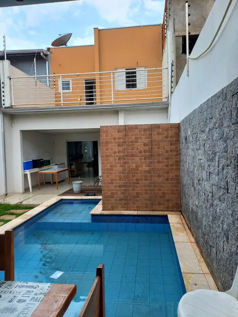 Foto 1 de Casa com 3 Quartos para alugar, 350m² em Jardim Mariana, Cuiabá