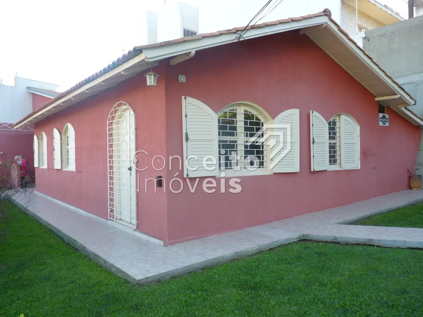 Foto 1 de Casa com 4 Quartos à venda, 190m² em Centro, Ponta Grossa