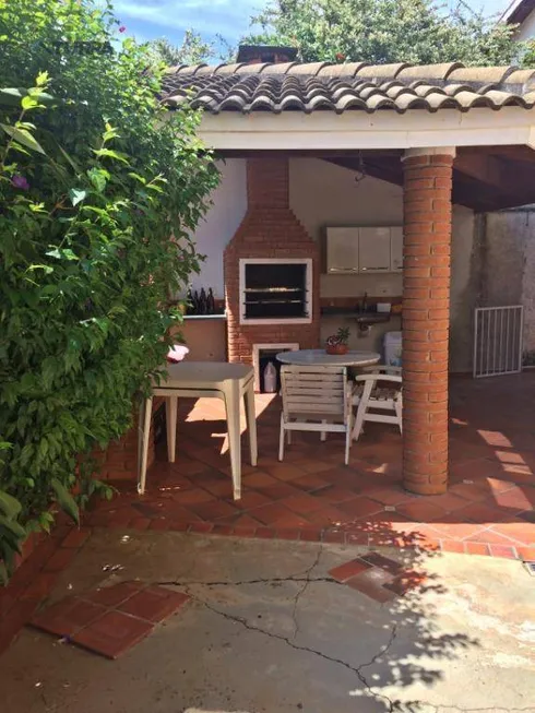 Foto 1 de Casa com 4 Quartos à venda, 172m² em Vila Santista, Atibaia